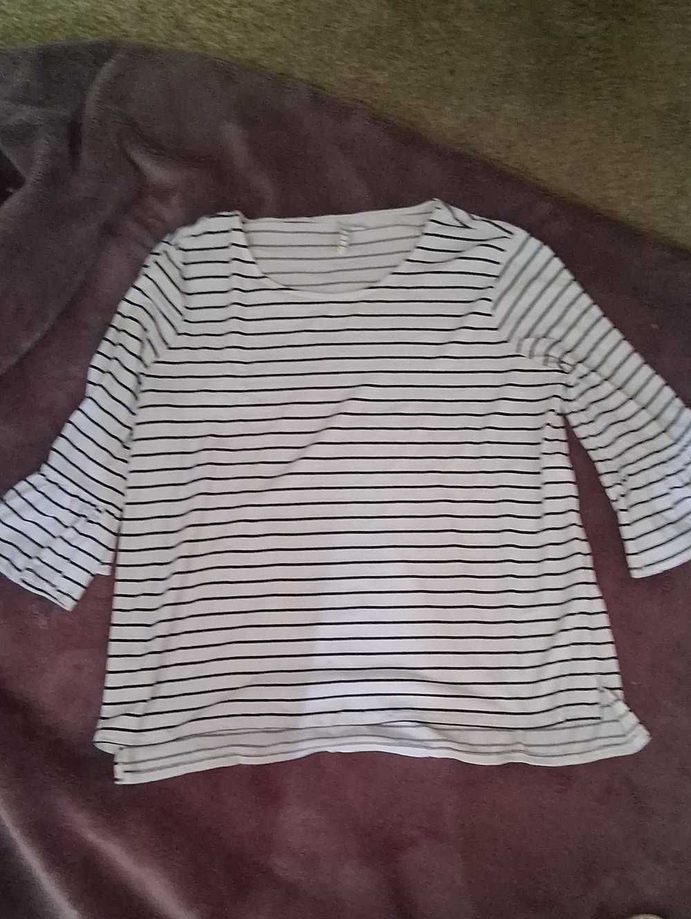 Elle White and Black Striped Long Sleeve Scoop Neck Top